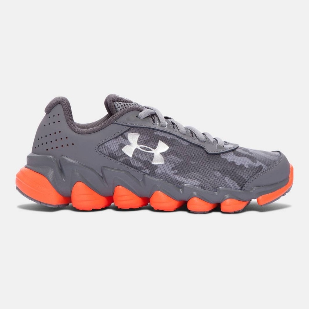 Under Armour Spine Disrupt Camo
Tennis shoes